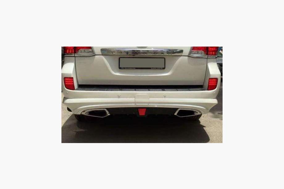 Toyota Land Cruiser 200 2007–2021 Sada bodykitu 2012-2015 (LC15) Biela farba Fotografia 13