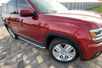 Volkswagen Atlas (Terramont) 2016– Bočné nášľapy OEM (2 ks, hliník) fotografia 3