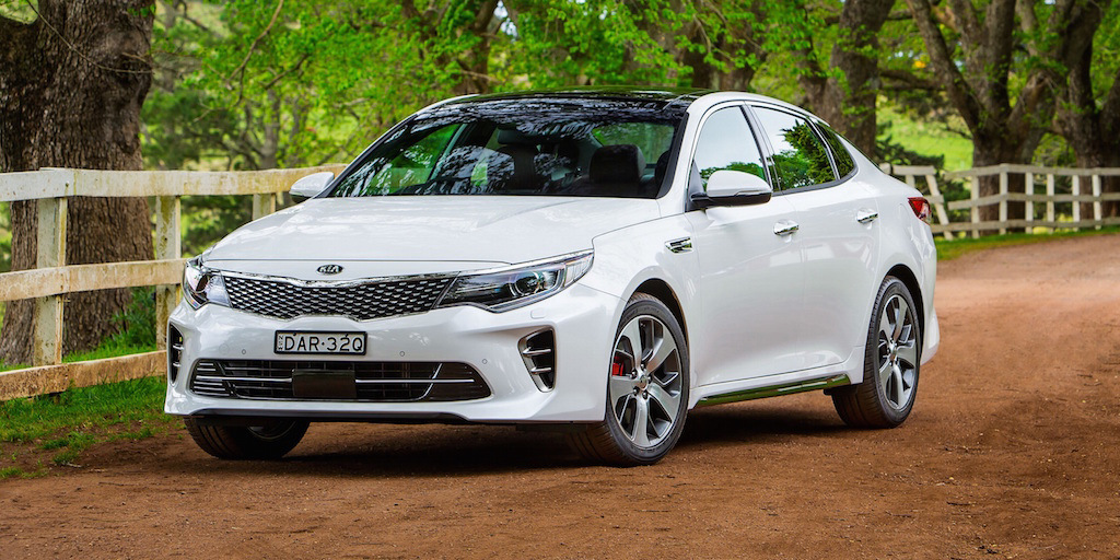 Recenzia nabitého sedanu KIA Optima GT