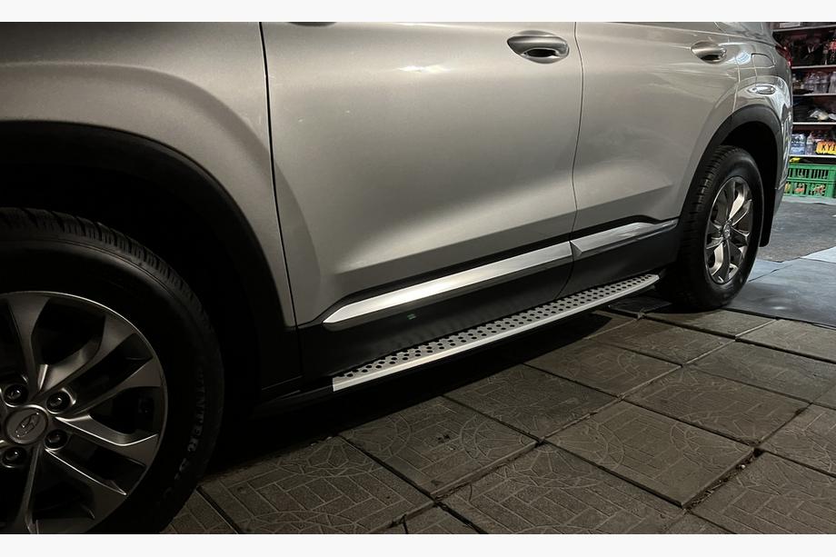 Hyundai Santa Fe 4 2018–2023 Bočné nášľapy V1-A (2 ks) Image