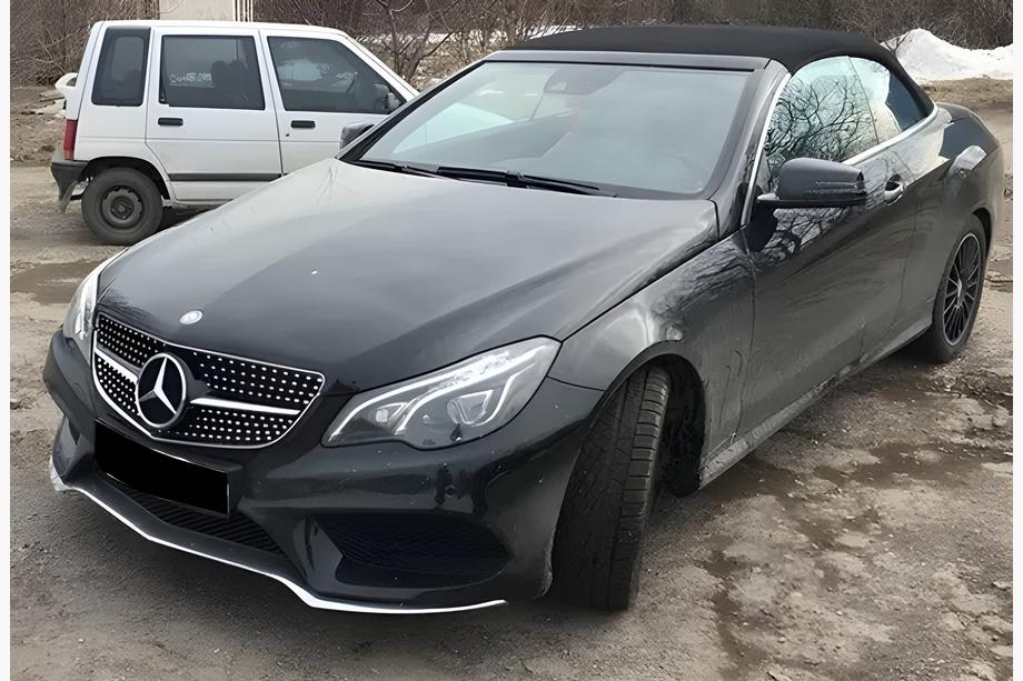 Mercedes E-trieda kupé C207 2010–2017 Predná maska chladiča (2014-2016, Diamond Silver) Image