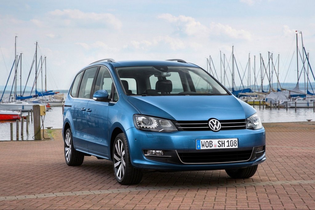 Modernizovaný minivan Volkswagen Sharan druhej generácie