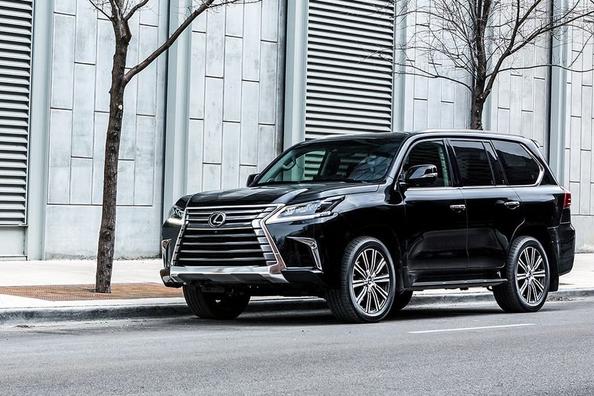 Recenzia modernizovaného SUV Lexus LX