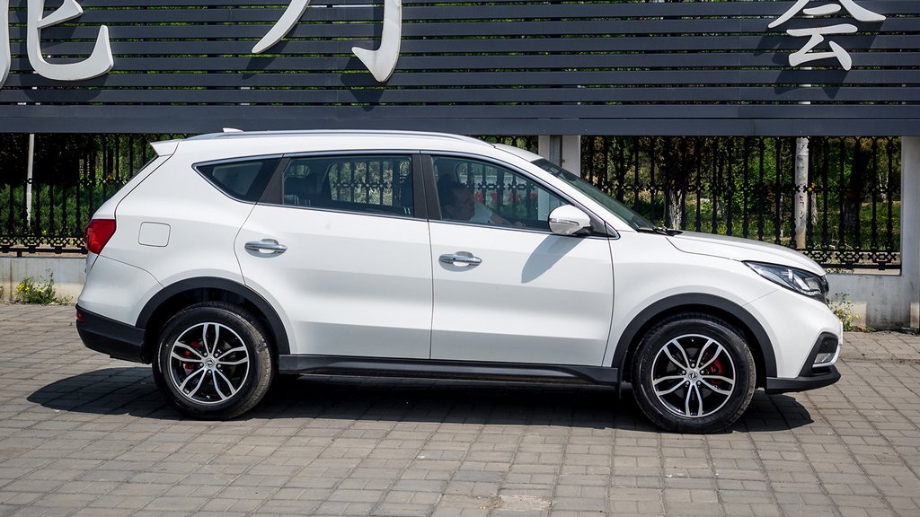 Recenzia modernizovaného crossoveru Dongfeng 580