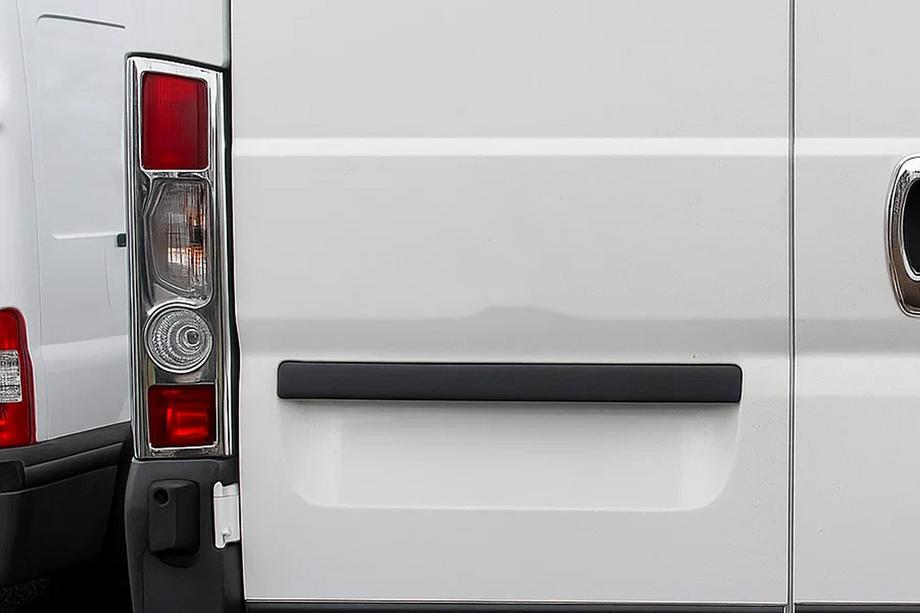 Fiat Ducato 2006–2025 Chrómové kryty zadných svetiel – rovné (2006-2014, 2 ks, nerez) Image
