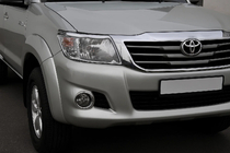 Toyota Hilux 2006–2015 Chrómové kryty svetlometov (2 ks, plast) fotografia 1