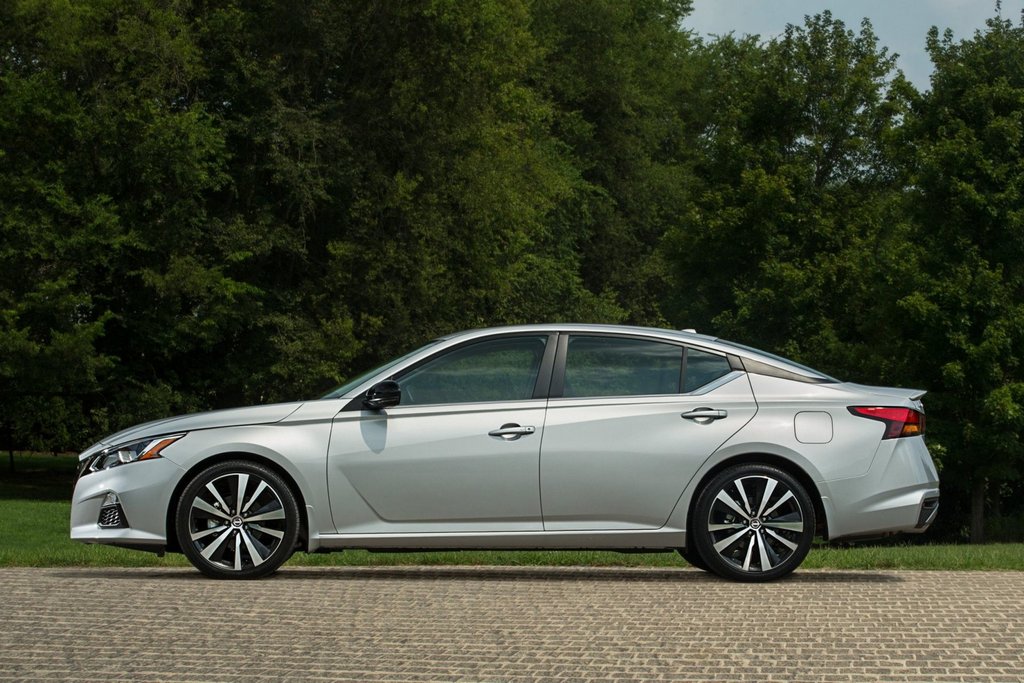 Šiesta generácia sedanu Nissan Altima