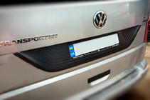 Volkswagen T6 2015–2024 Plastová lišta na veko kufra fotografia 1