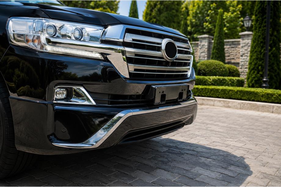 Toyota Land Cruiser 200 2007–2021 Sada body kitu 2016-2021 (Executive 2016) Čierna farba Fotografia 5