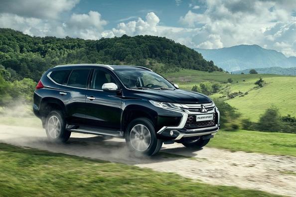 Tretia generácia SUV Mitsubishi Pajero Sport
