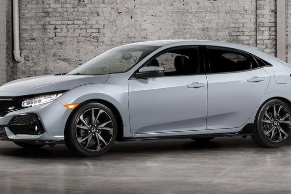 Päťdverový hatchback desiatej generácie Honda Civic 5D Fotografia 1