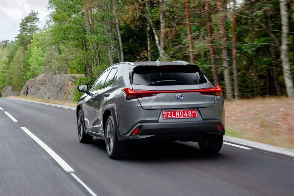 Hybridná verzia crossoveru Lexus UX 250h