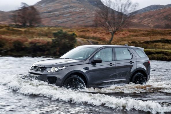Recenzia sedemmiestneho crossoveru Land Rover Sport