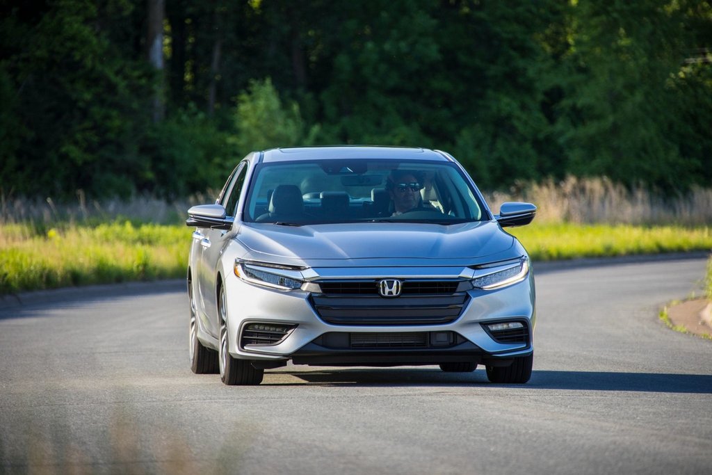 Recenzia hybridného sedanu Honda Insight