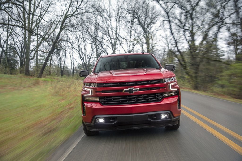 Recenzia pikapu Chevrolet Silverado novej generácie