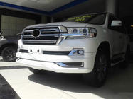 Toyota Land Cruiser 200 2007–2021 Kompletný bodykit 2016↗ (Modelista V2) Čierna farba fotografia 3