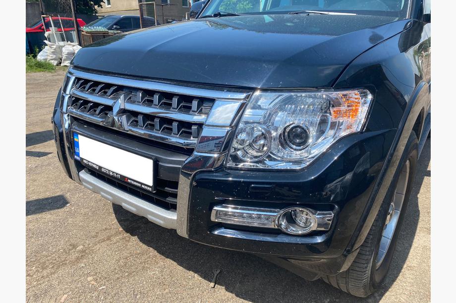 Mitsubishi Pajero Wagon IV 2006–2021 Faceliftová sada (predný nárazník) Fotografia 5