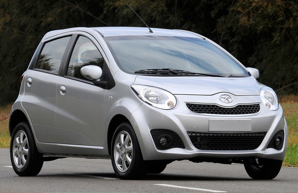 Recenzia kompaktného hatchbacku JAC J2