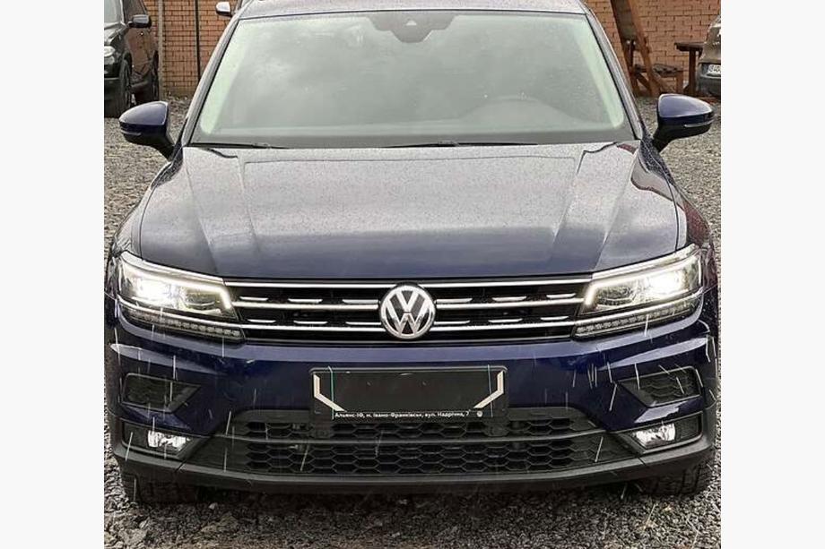 Volkswagen Tiguan 2016–2023 Nerezové lišty na masku 2016-2020 (2 ks) Image