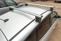 Toyota Camry 2006–2011 Strešný nosič (chróm, pár) fotografia 11