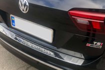 Volkswagen Tiguan 2016–2023 Nerezová lišta na zadný nárazník (Carmos) fotografia 5