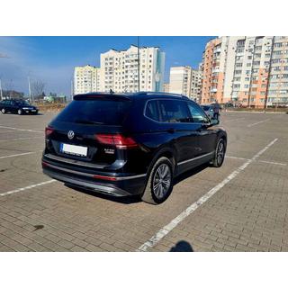 Nerezová lišta na zadný nárazník (Carmos) Volkswagen Tiguan 2016–2023 fotografia 3