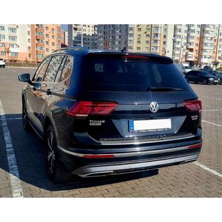 Nerezová lišta na zadný nárazník (Carmos) Volkswagen Tiguan 2016–2023 fotografia 2