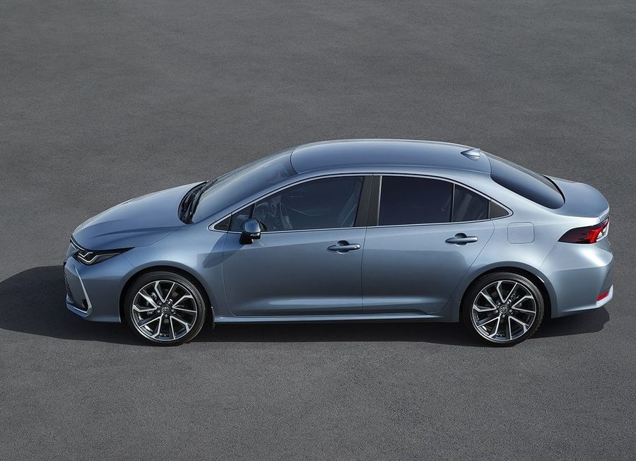Recenzia sedanu Toyota Corolla 12. generácie