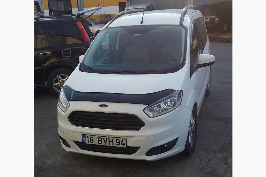 Ford Courier 2014–2023 Deflektor kapoty EuroCap Fotografia 5