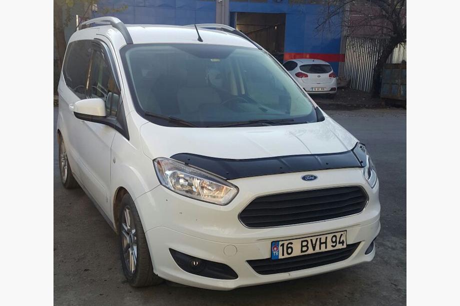 Ford Courier 2014–2023 Deflektor kapoty EuroCap Fotografia 6