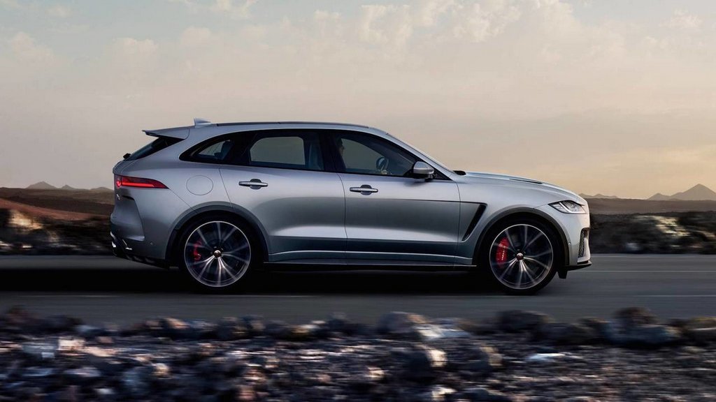 Vylepšená úprava prémiového crossoveru Jaguar F-Pace SVR
