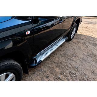 Bočné nášľapy Allmond Grey (2 ks, hliník) Volkswagen Amarok 2010–2022 fotografia 1