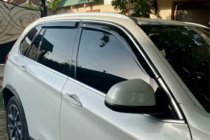 BMW X5 F15 2013–2018 Okenné deflektory s chrómovou lištou (4 ks, HIC) fotografia 4