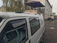 Volkswagen T4 Transporter 1990–2003 Chrómové strešné lyžiny DORA (kovové uchytenie) fotografia 3