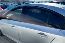 Chevrolet Cruze 2009–2015 Deflektory okien SD (4 ks, HIC) fotografia 2