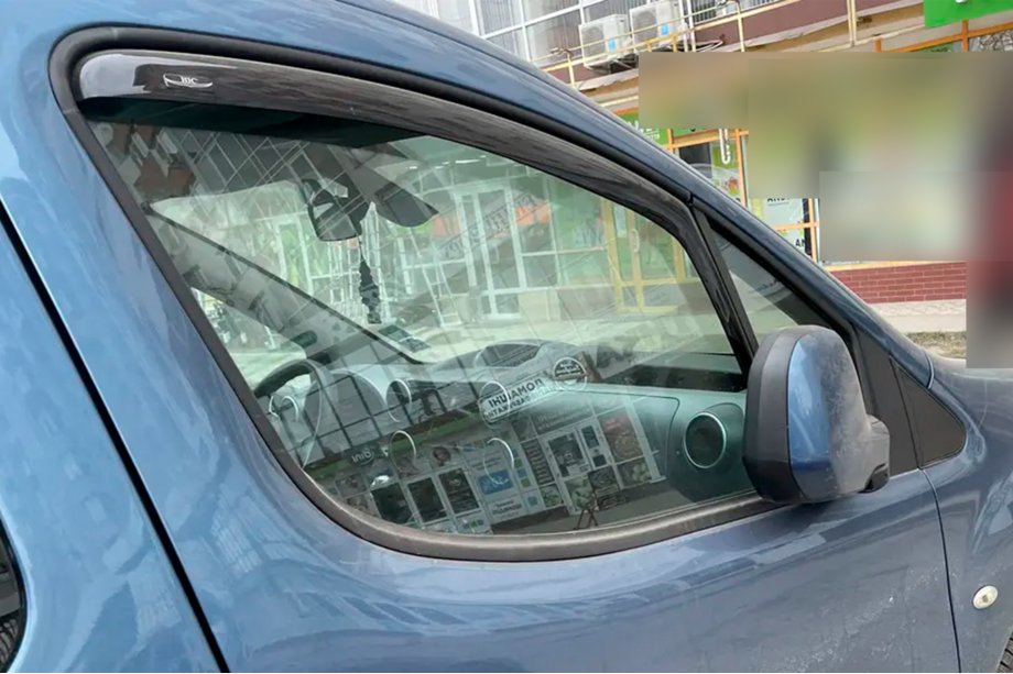 Citroen Berlingo 2008–2018 Vkladané okenné deflektory (2 ks, HIC) Image
