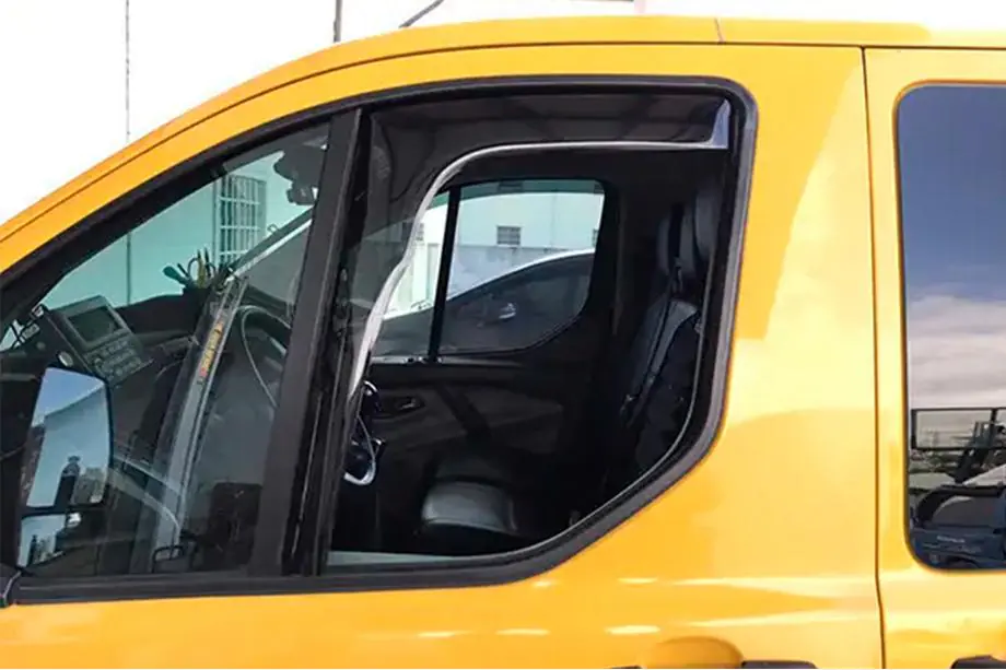 Fiat Ducato 1995–2006 Vkladané okenné deflektory (2 ks, HIC) Image