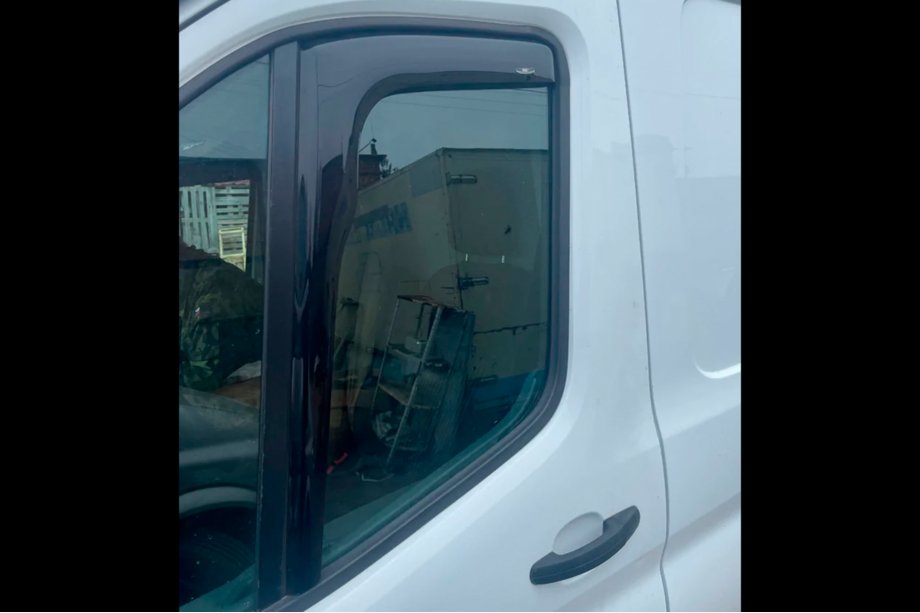 Ford Transit 2014– Vkladané okenné deflektory (2 ks, HIC) Fotografia 5