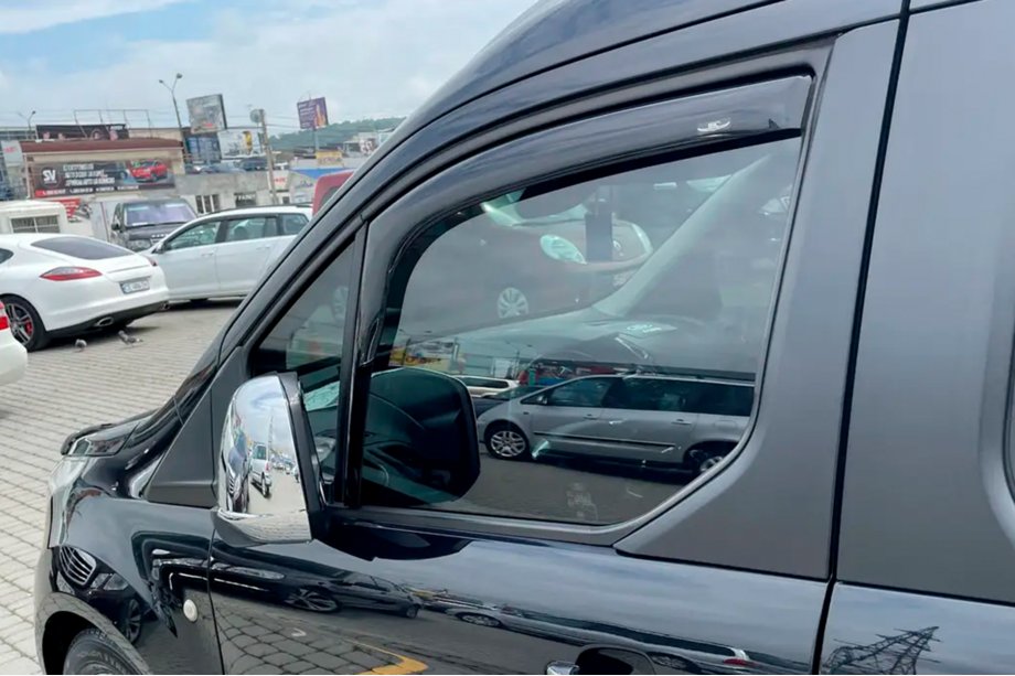 Ford Custom 2013–2022 Vkladané okenné deflektory (2 ks, HIC) Image