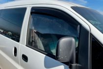 Hyundai H200, H1, Starex 1998–2007 Okenné veterné deflektory (2 ks, HIC) fotografia 2