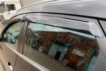 Hyundai IX-35 2010–2015 Deflektory okien (4 ks, HIC) fotografia 9
