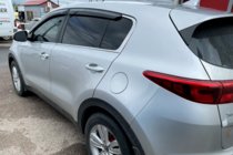 Kia Sportage 2015–2021 Deflektory okien (4 ks, HIC) fotografia 2