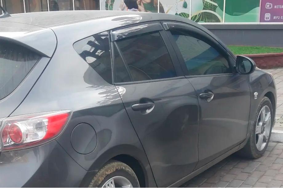 Mazda 3 2009–2013 Okenné deflektory HB (4 ks, HIC) Image