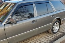 Mercedes E-trieda W124 1984–1997 Okenné deflektory SW (4 ks, HIC) fotografia 1