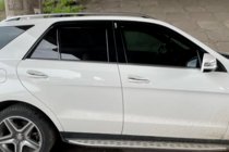 Mercedes GL/GLS trieda X166 2012–2019 Deflektory okien (4 ks, HIC) fotografia 2