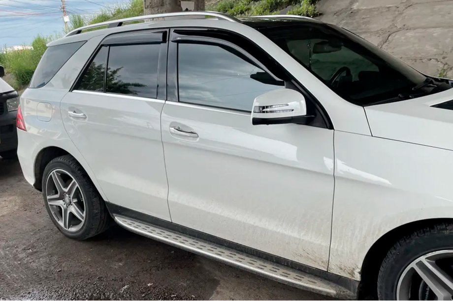 Mercedes GL/GLS trieda X166 2012–2019 Deflektory okien (4 ks, HIC) Image