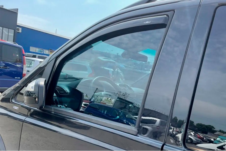 Mercedes Viano 2004–2014 Vkladané okenné deflektory (2 ks, HIC) Fotografia 11
