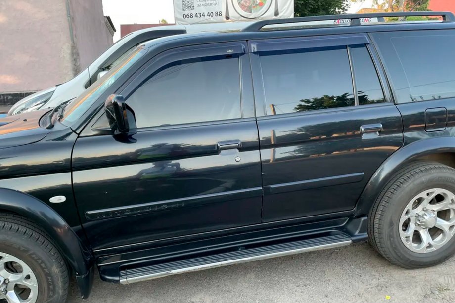 Mitsubishi Pajero Sport 1996–2007 Deflektory okien (4 ks, HIC) Image