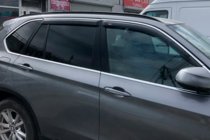 Nissan Qashqai 2014–2021 Okenné deflektory s chrómovou lištou (4 ks, HIC) fotografia 8