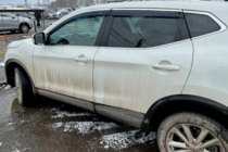 Nissan Qashqai 2014–2021 Okenné deflektory s chrómovou lištou (4 ks, HIC) fotografia 2